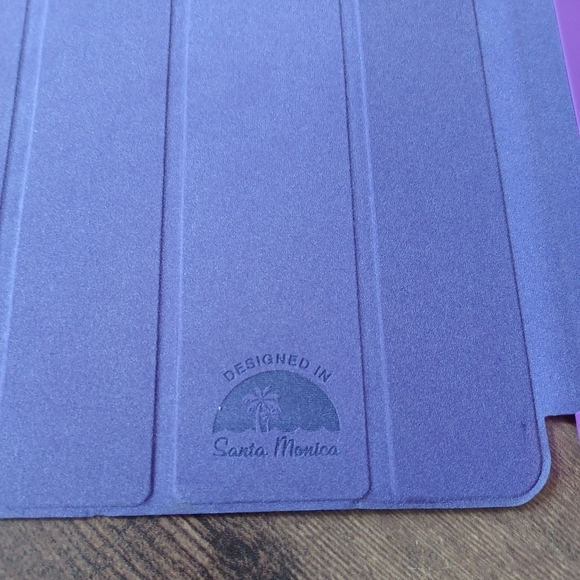 Ipad A generation purple cover - Picture 4 of 4